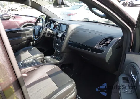 2016 Chrysler Town & Country S from USA, damaged, VIN 2C4RC1HG0GR138532